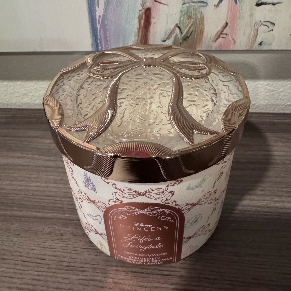 Life’s A Fairytale Candle Bath and Body Works - Picture 2 of 4